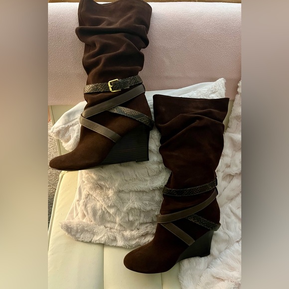 Colin Stuart Brown Suede Strappy Scrunch Knee High Wedge Boots Sz 11B - Picture 8 of 14
